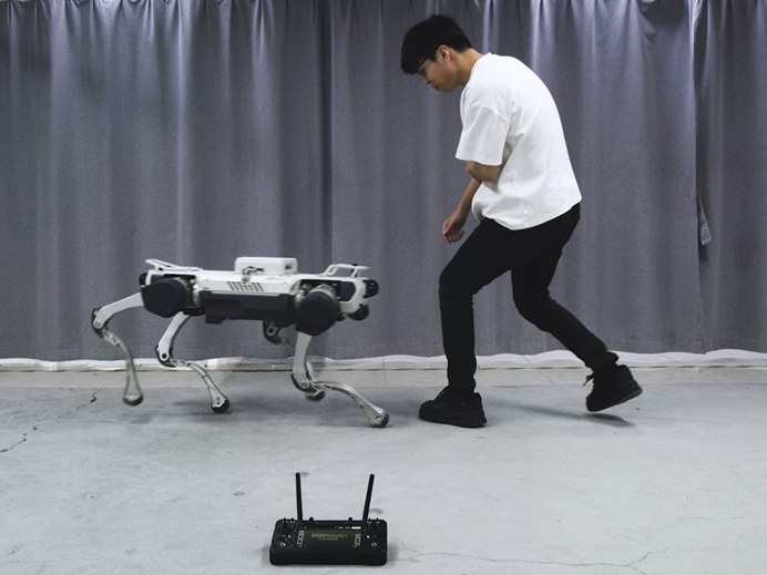 人形机器人世界机器人大会首秀其强大稳定性